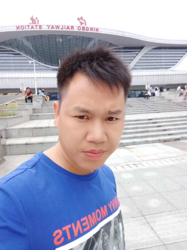 笑对人生的第一张照片--大连相亲服务中心