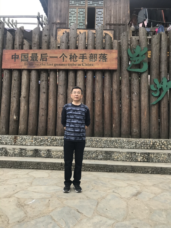 屯里的富豪的第一张照片--大连相亲服务中心