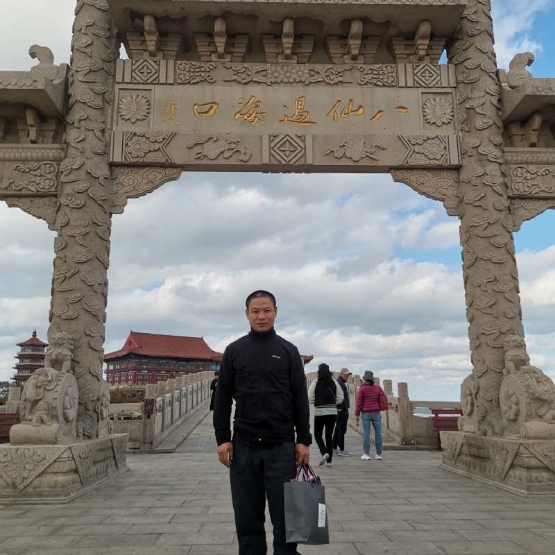 向日葵的微笑的第一张照片--大连相亲服务中心