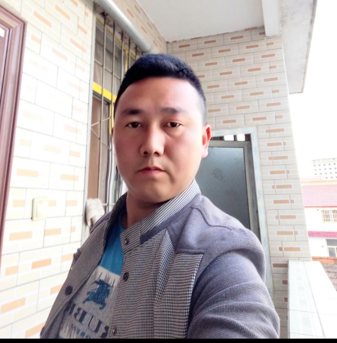 帅帅的大叔的第一张照片--大连相亲服务中心