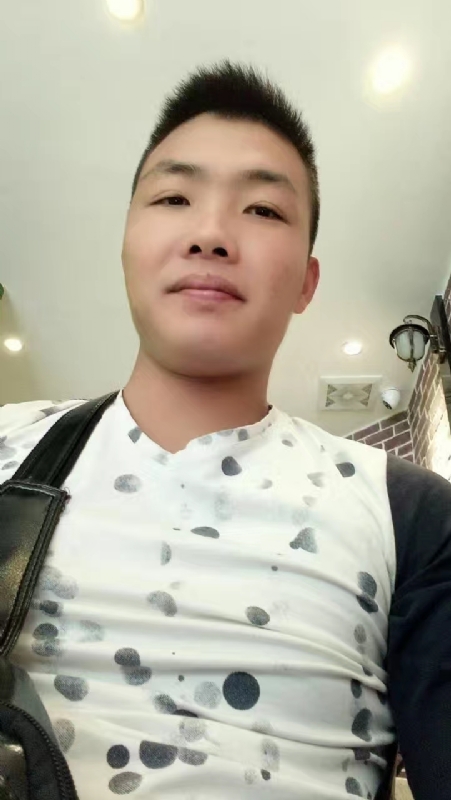 吃生蚝的小乖乖的第一张照片--大连相亲服务中心