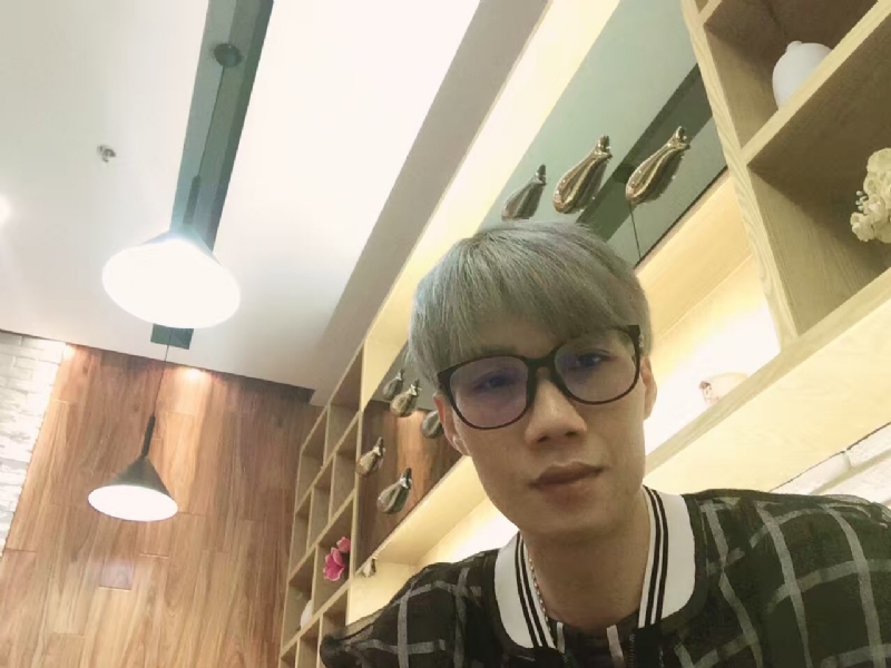 黄峰的第一张照片--大连相亲服务中心