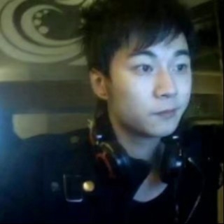 深夜人的第一张照片--大连相亲服务中心