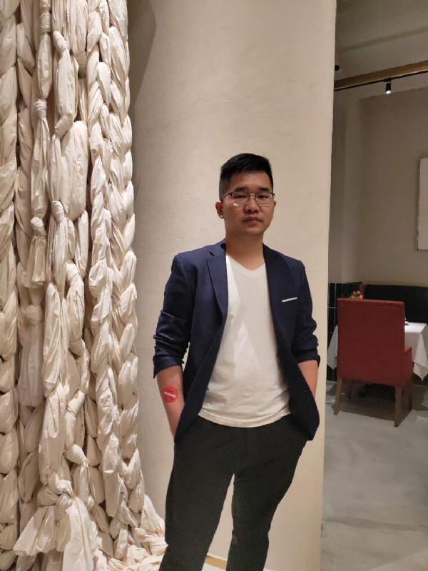 在路上的第二张照片--大连相亲服务中心