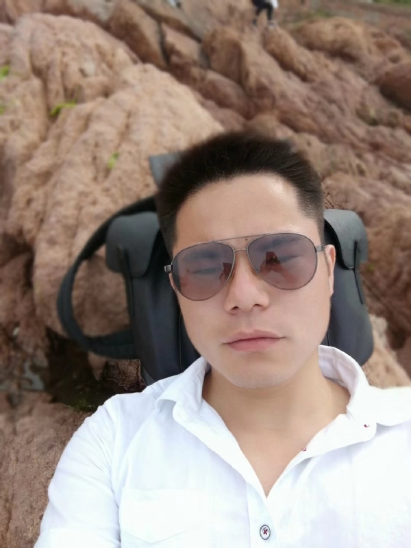 易听的第二张照片--大连相亲服务中心