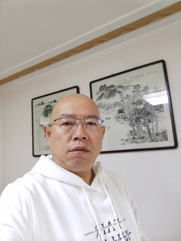 光头博士的第一张照片--大连相亲服务中心