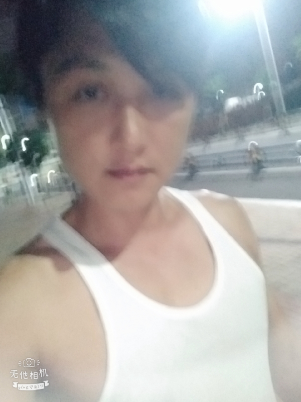 弟弟的第一张照片--大连相亲服务中心