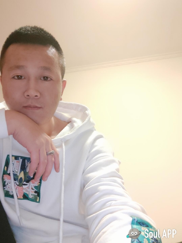 Away的第一张照片--大连相亲服务中心