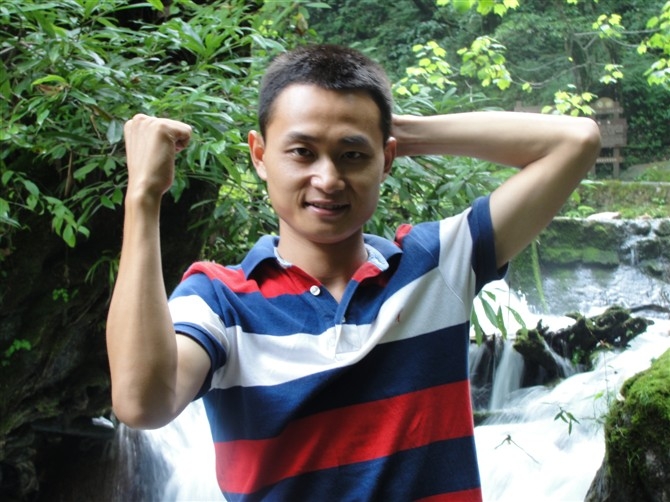 阿汤的第一张照片--大连相亲服务中心