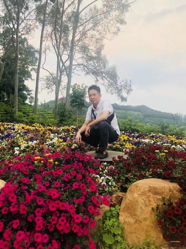 小郑的第一张照片--大连相亲服务中心