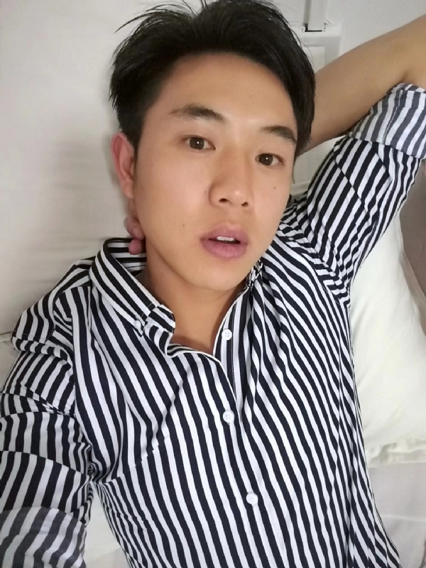 小雷的第二张照片--大连相亲服务中心