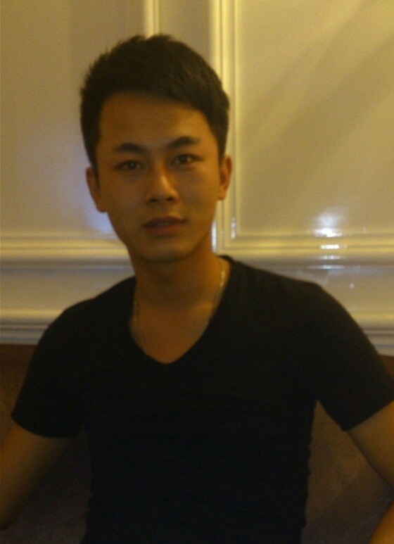 真情的流露的第一张照片--大连相亲服务中心