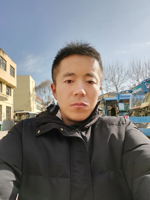 孤独的云的第一张照片--大连相亲服务中心