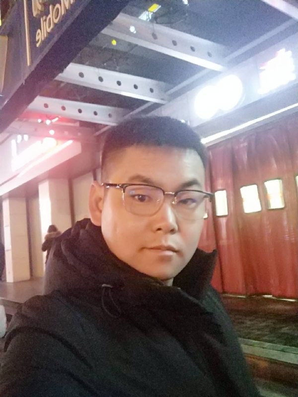 杜跃龙的第二张照片--大连相亲服务中心