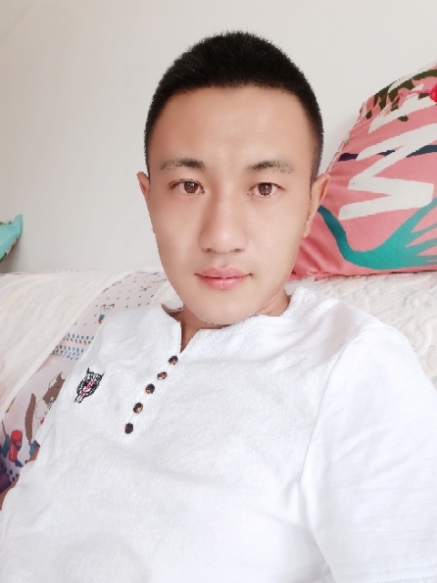 海阔天空的第一张照片--大连相亲服务中心