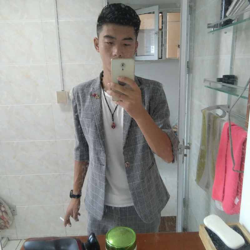 会淹死的鱼的第一张照片--大连相亲服务中心