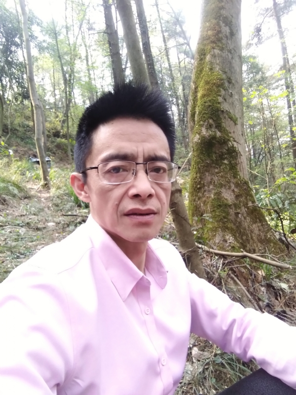 吴彬的第一张照片--大连相亲服务中心