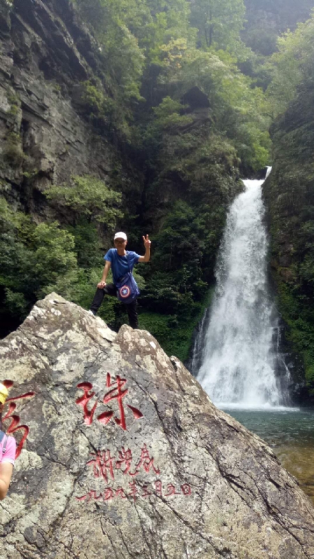 海岸岩崖的第一张照片--大连相亲服务中心