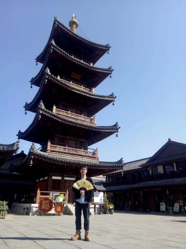 流浪共和的第一张照片--大连相亲服务中心