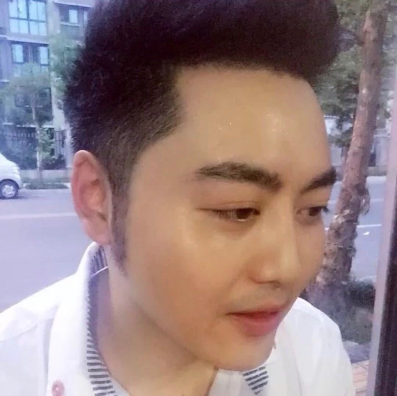 加油吧少年的第一张照片--大连相亲服务中心