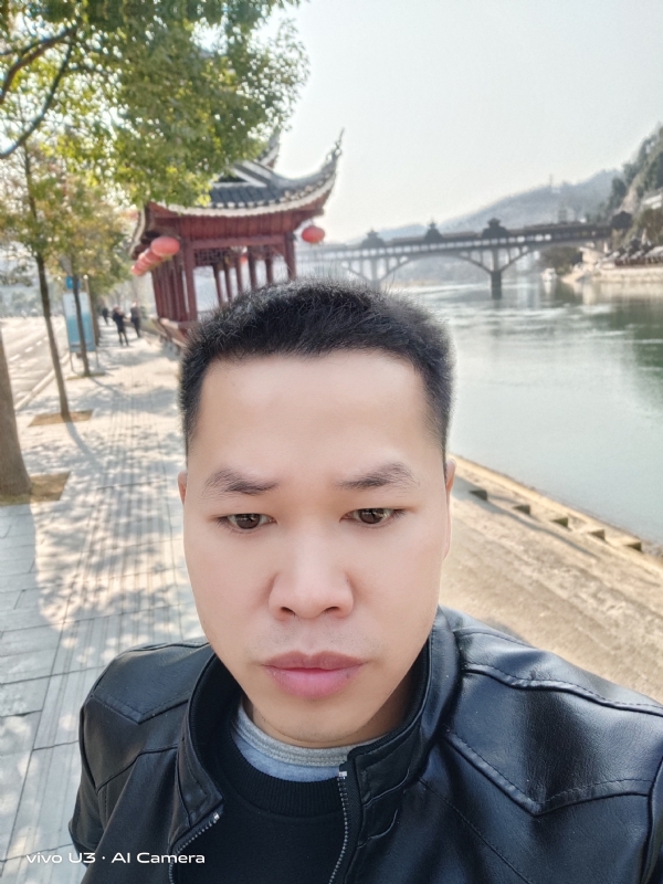 啊锦的第一张照片--大连相亲服务中心