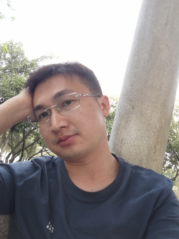 不如随风的第一张照片--大连相亲服务中心