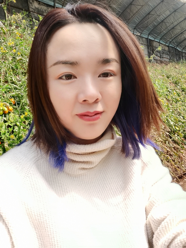 欣欣向荣的第一张照片--大连相亲服务中心