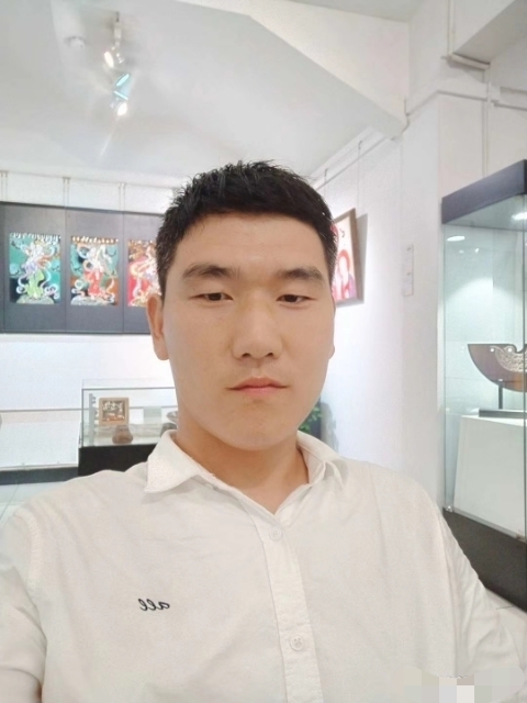 自律人生的第一张照片--大连相亲服务中心