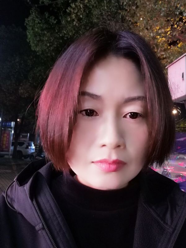 风中百合的第一张照片--大连相亲服务中心