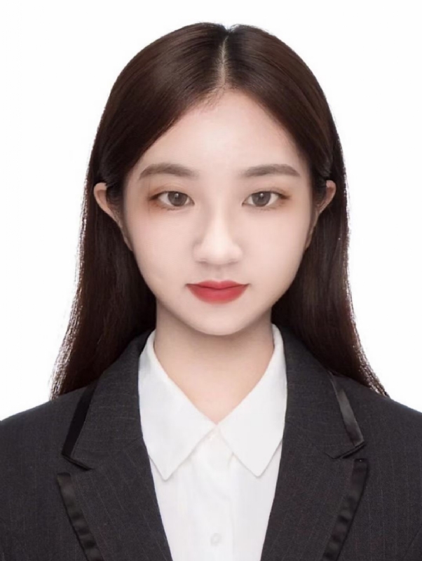 侧耳倾听的第一张照片--大连相亲服务中心