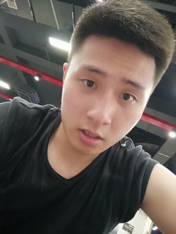 江南的雨的第一张照片--大连相亲服务中心