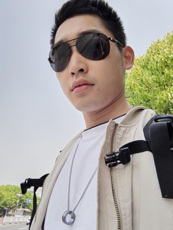 残花落陌,的第一张照片--大连相亲服务中心