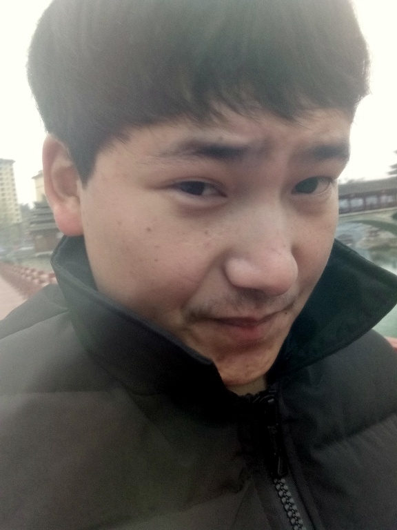 侗族青年作家超超的第二张照片--大连相亲服务中心