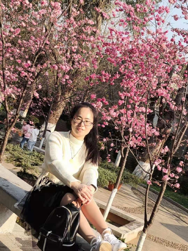 Nancy的第一张照片--大连相亲服务中心