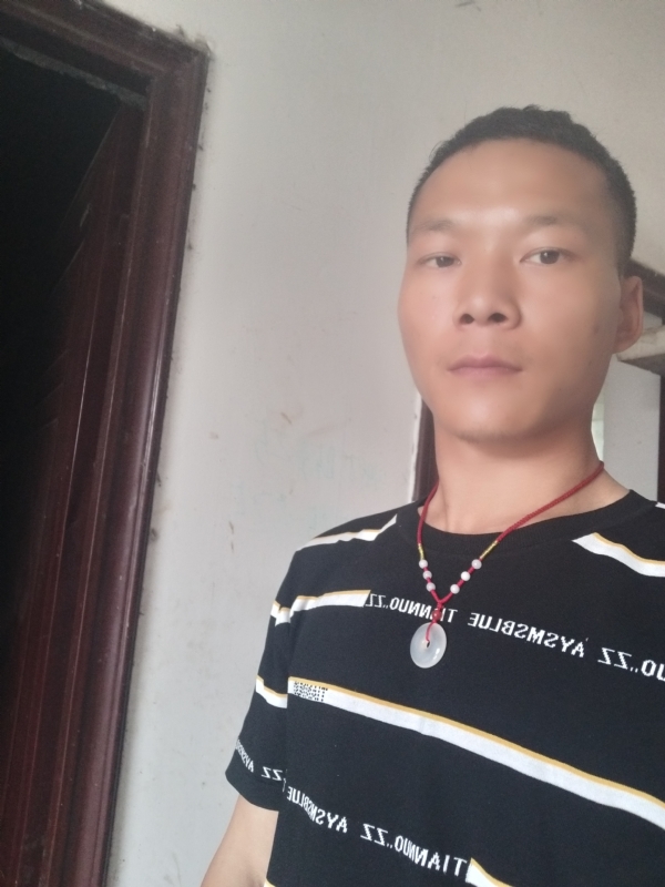 爱，请深爱的第二张照片--大连相亲服务中心