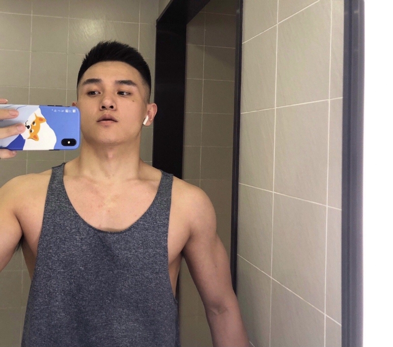 李文亮的第一张照片--大连相亲服务中心