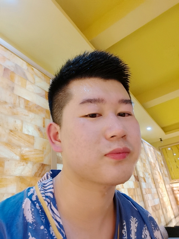 六月与阿十二的第一张照片--大连相亲服务中心