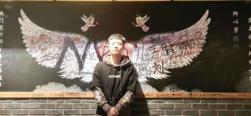 水彩画师的第一张照片--大连相亲服务中心