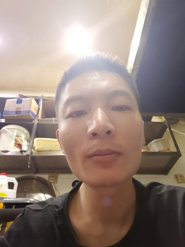 邹先生的第一张照片--大连相亲服务中心