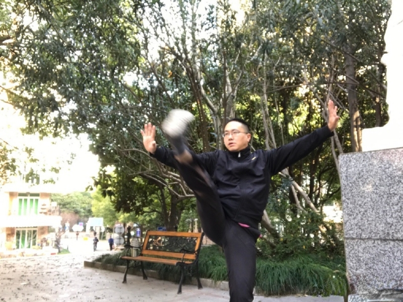 自故深情好受伤的第三张照片--大连相亲服务中心