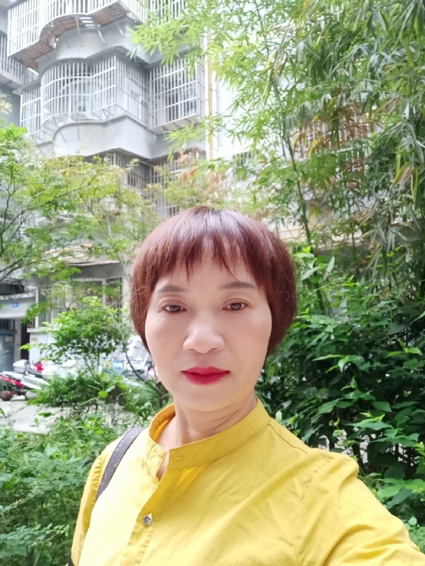 小瓶子的第二张照片--大连相亲服务中心