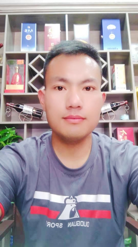 钱乾的第一张照片--大连相亲服务中心