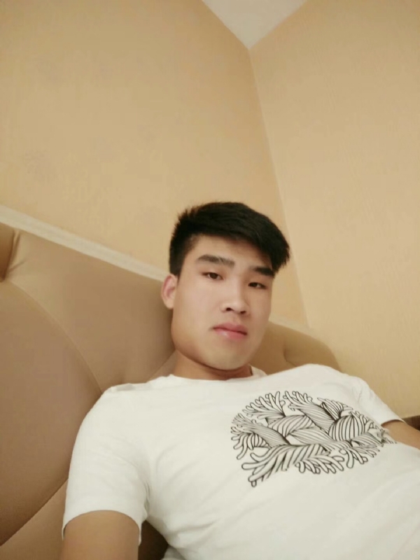 谁不曾孤单上路的第一张照片--大连相亲服务中心