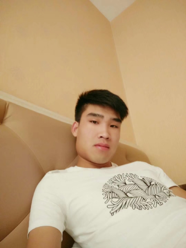 谁不曾孤单上路的第二张照片--大连相亲服务中心