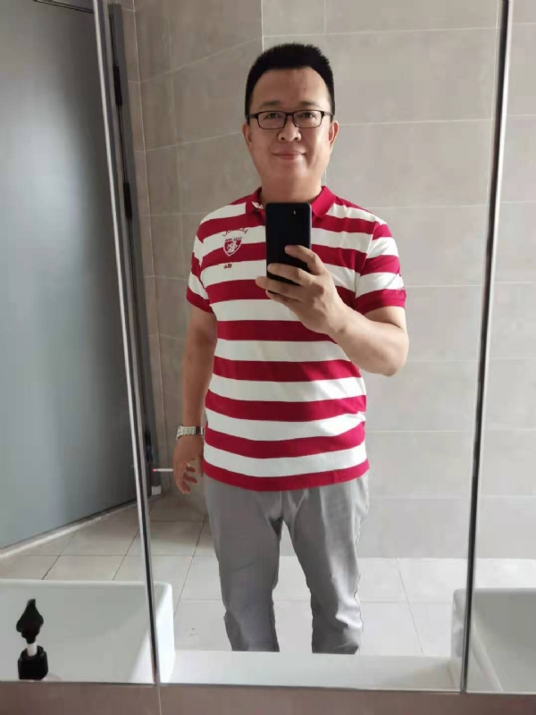 行走的打桩机的第一张照片--大连相亲服务中心