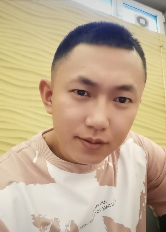 爱意随风起的第一张照片--大连相亲服务中心