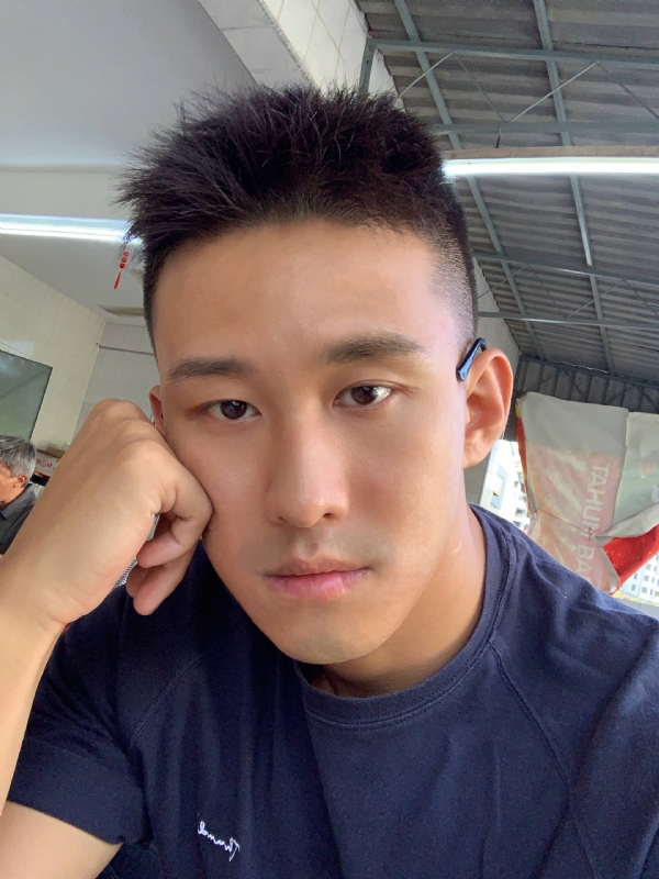 相见恨晚的第二张照片--大连相亲服务中心