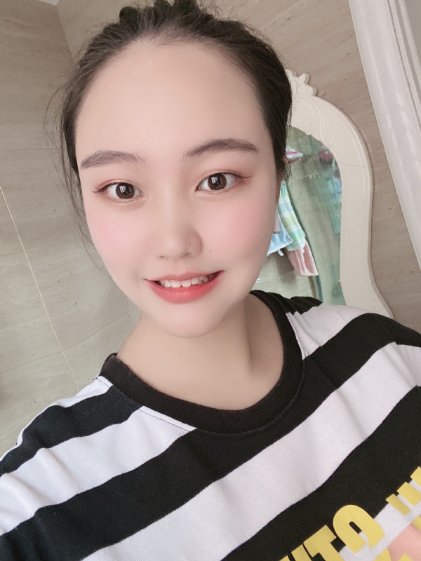 灵儿的第二张照片--大连相亲服务中心