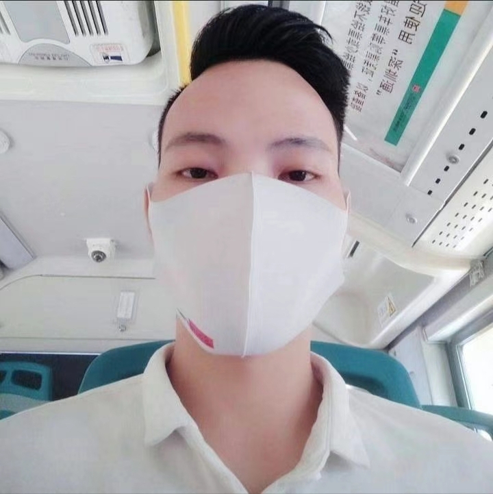 摆渡者的第一张照片--大连相亲服务中心