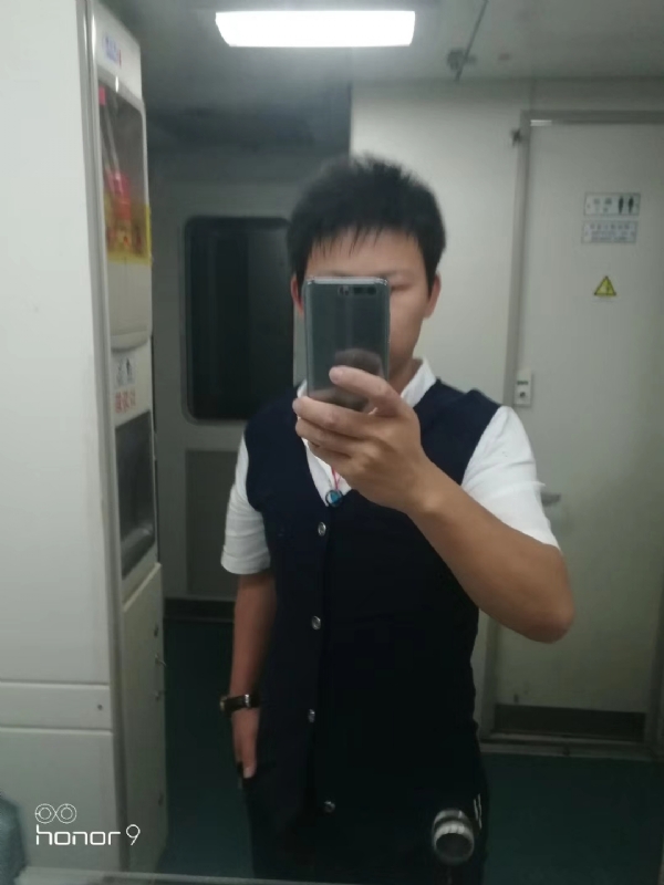 阳光下de幸福的第一张照片--大连相亲服务中心